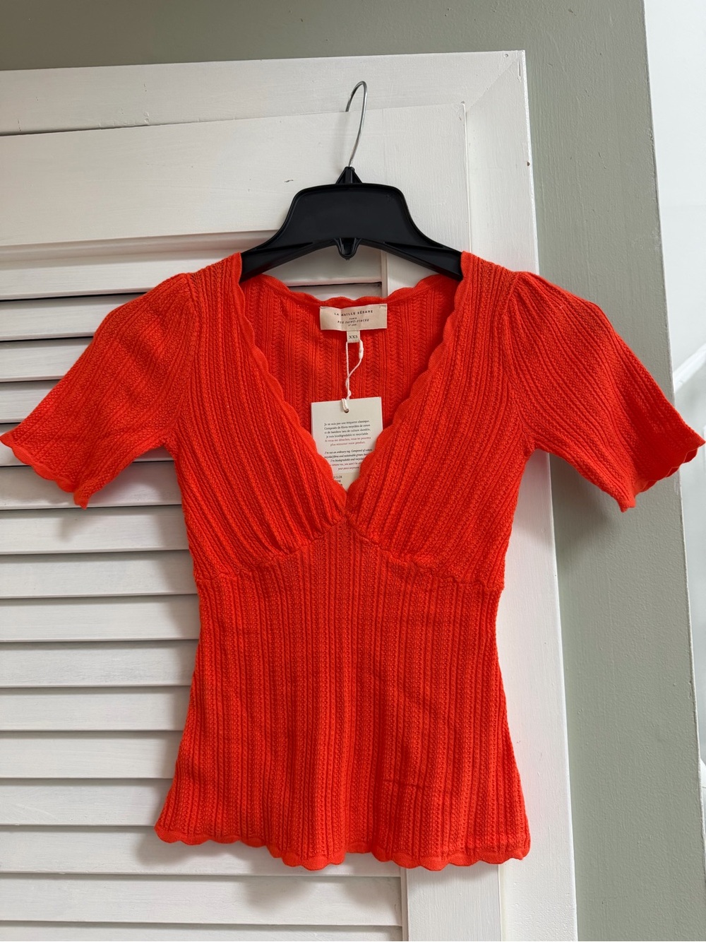 Sezane Bright Red Ribbed V-Neck Short Sleeve Top